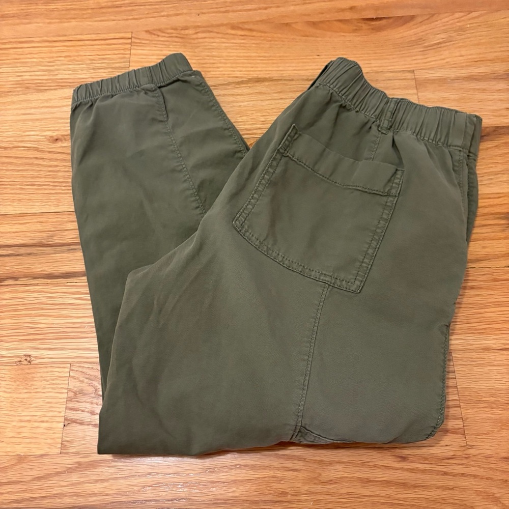 Sonoma hunter green capri pants